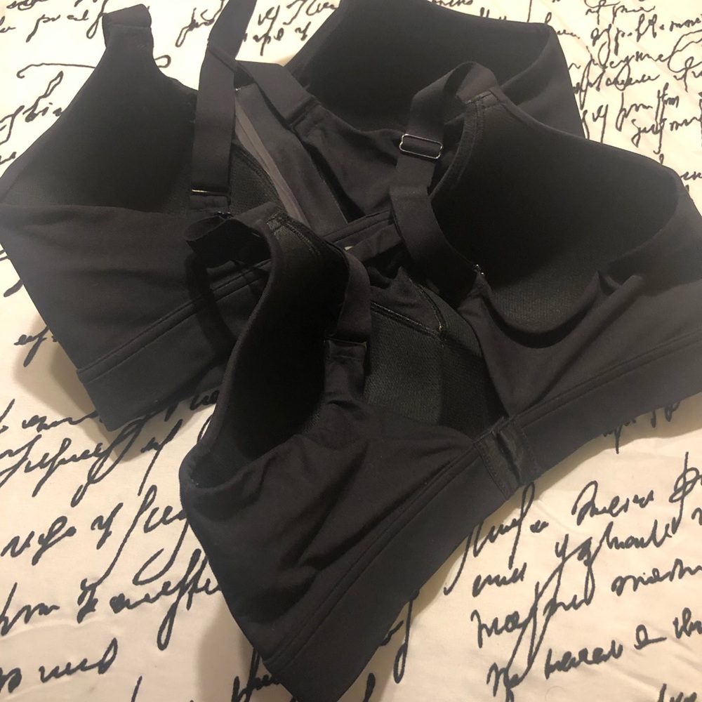 Under Armor Sports Bras - Picture 4 of 4